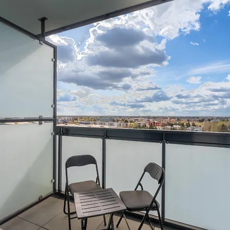 8th Floor Wlochy - Balcony, Workspace, Ac - By Rentujemy Apartman *