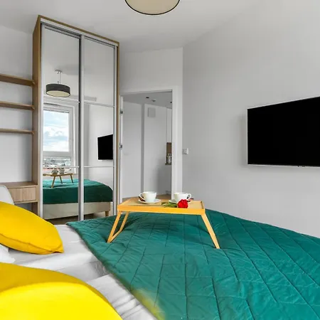 Apartman 8th Floor Wlochy - Balcony, Workspace, Ac - By Rentujemy Varsó