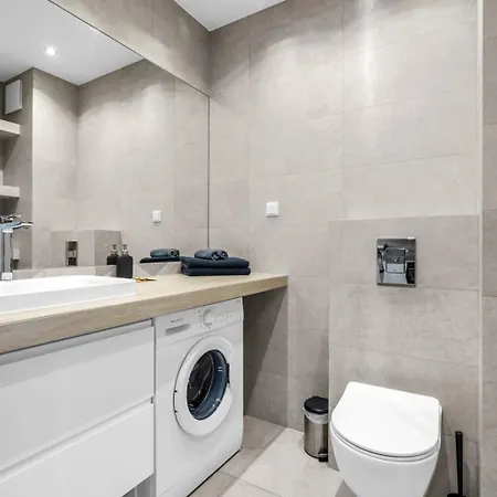 8th Floor Wlochy - Balcony, Workspace, Ac - By Rentujemy *