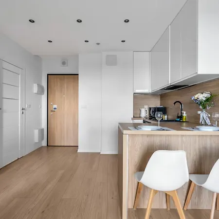 Apartman 8th Floor Wlochy - Balcony, Workspace, Ac - By Rentujemy