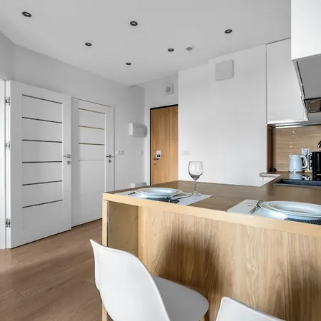 8th Floor Wlochy - Balcony, Workspace, Ac - By Rentujemy Appartamento Varsavia