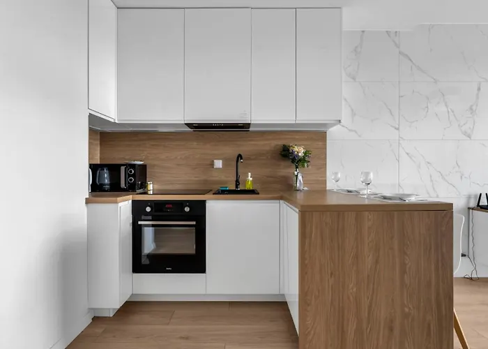 8th Floor Wlochy - Balcony, Workspace, Ac - By Rentujemy *