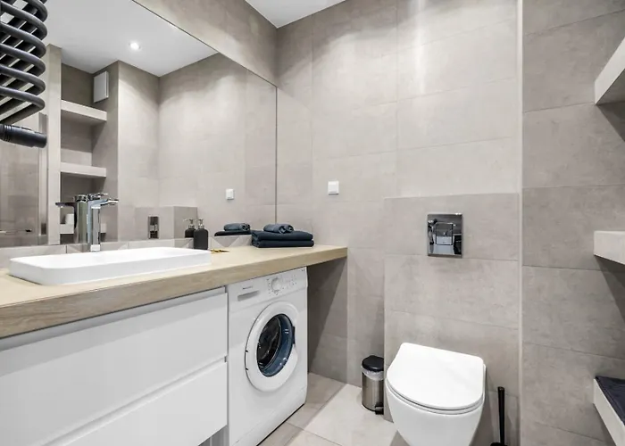 8th Floor Wlochy - Balcony, Workspace, Ac - By Rentujemy *