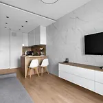8th Floor Wlochy - Balcony, Workspace, Ac - By Rentujemy Apartment *