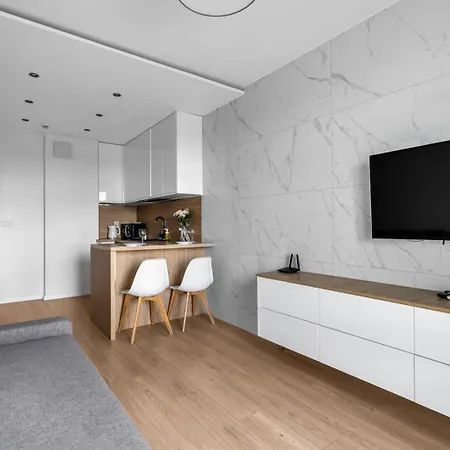8th Floor Wlochy - Balcony, Workspace, Ac - By Rentujemy Appartement *